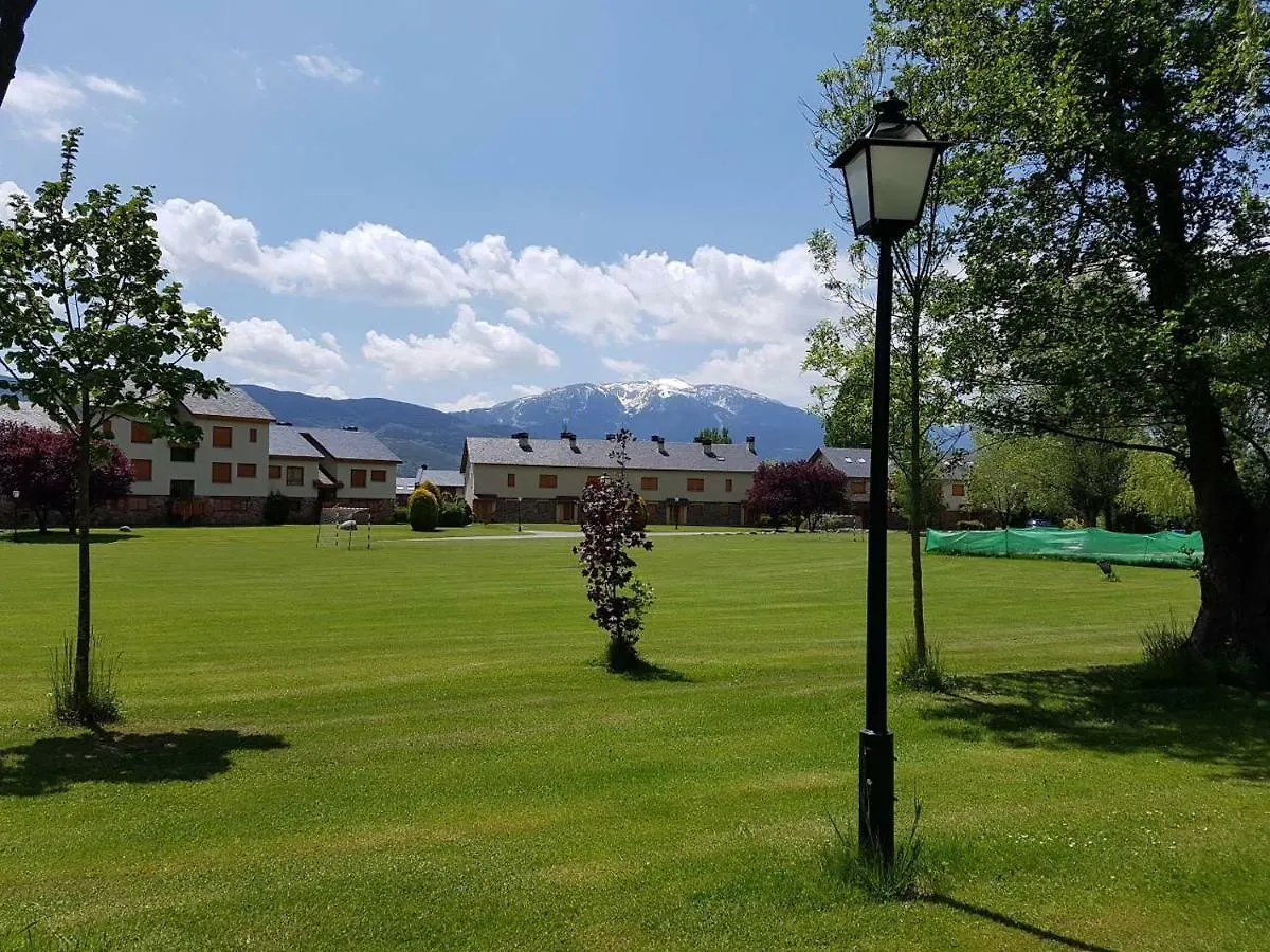 Casa vacanze TPA Casa en Puigcerdà Residencial con piscina, padel, tenis para 8 personas